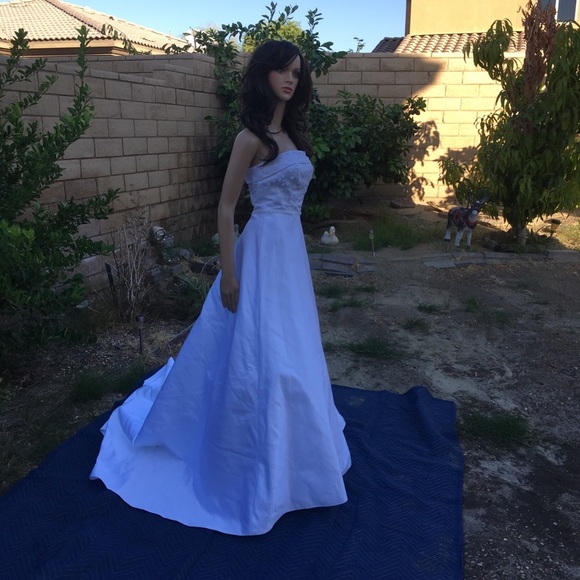 NWT David’s Bridal wedding dress size 4 white colo - Picture 5 of 11